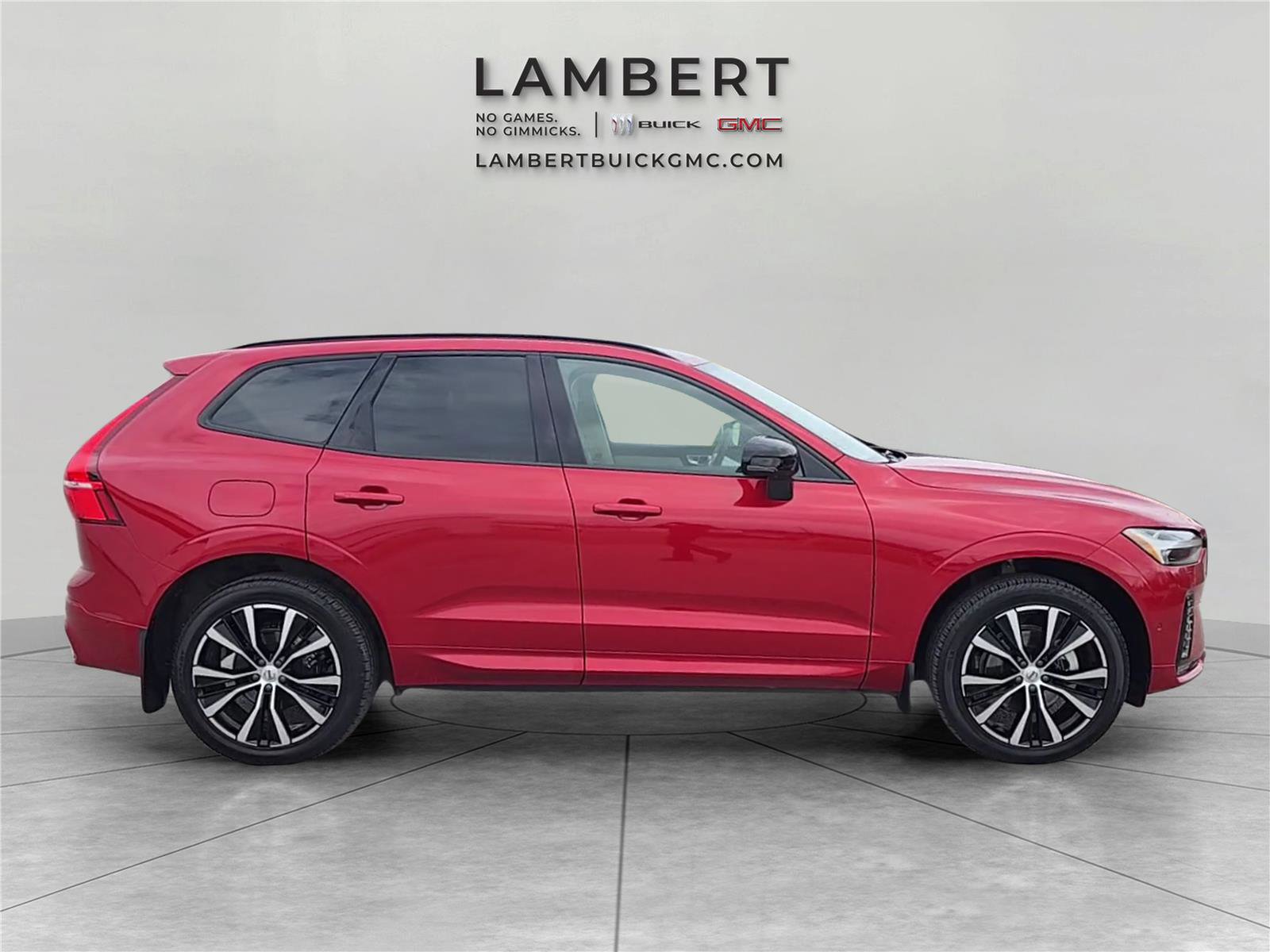 Used 2025 Volvo XC60 B5 Plus w/ Climate Package image 6