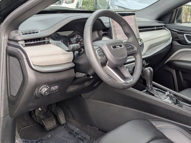 Used 2025 Jeep Compass Limited image 14
