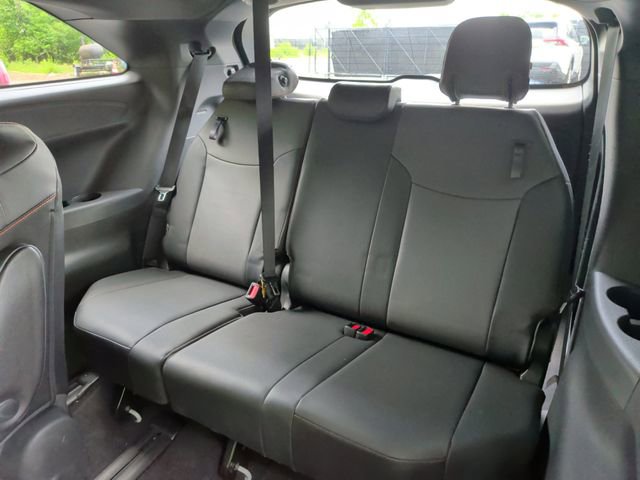 Used 2021 Toyota Sienna XSE FWD image 32