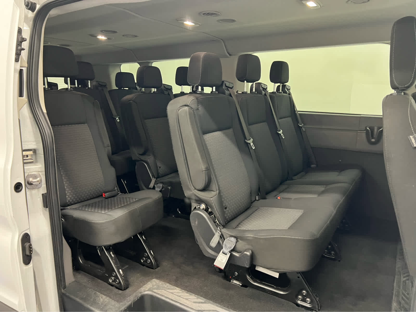 Used 2023 Ford Transit 350 XLT image 5