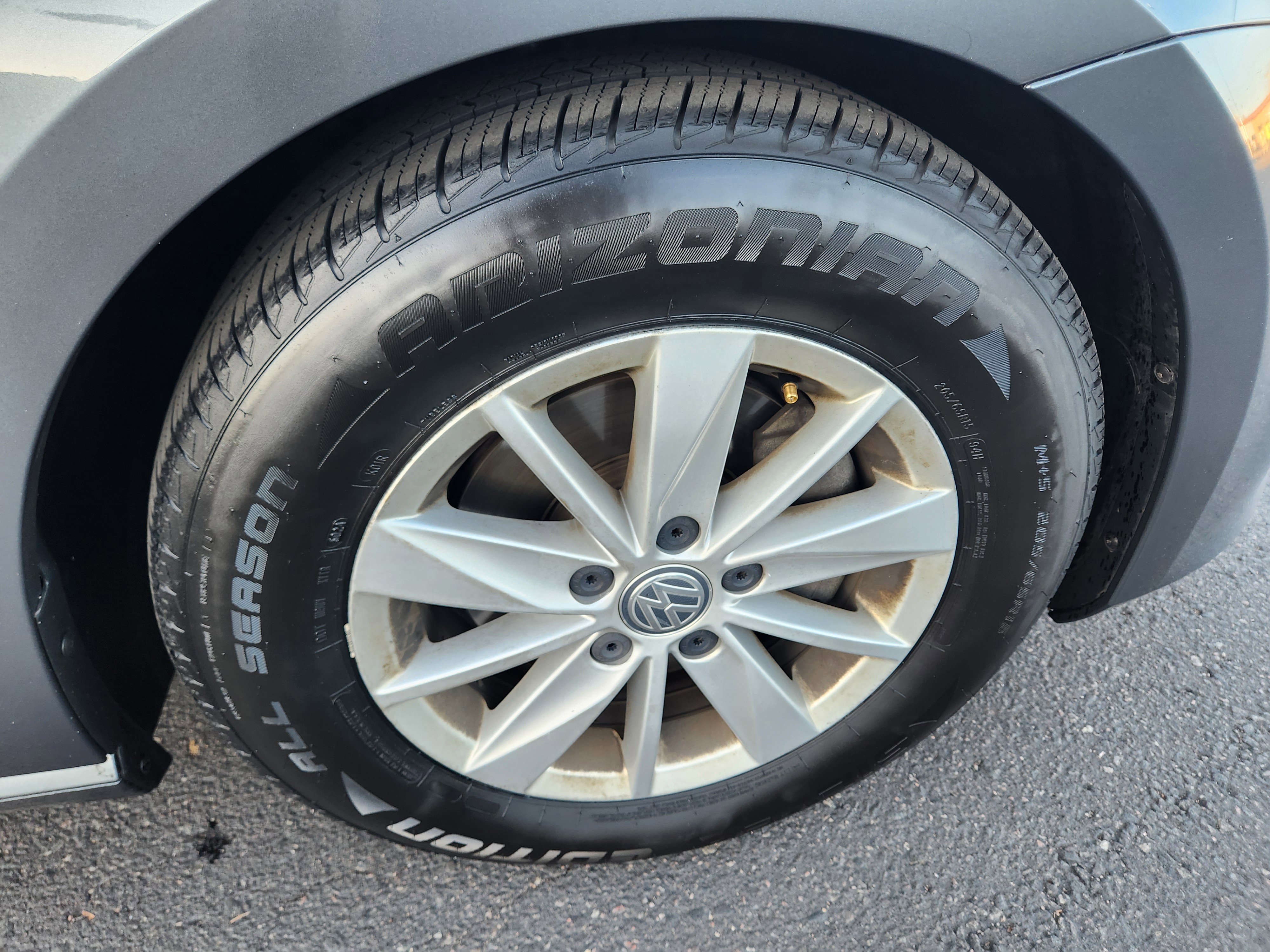 Used 2016 Volkswagen Golf S image 26