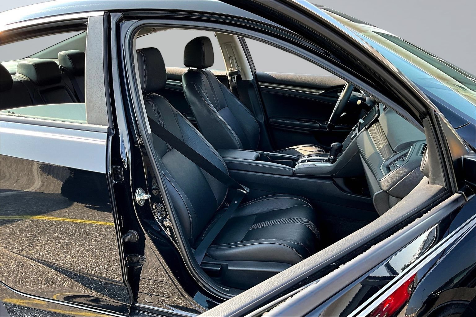 Used 2019 Honda Civic EX-L image 27