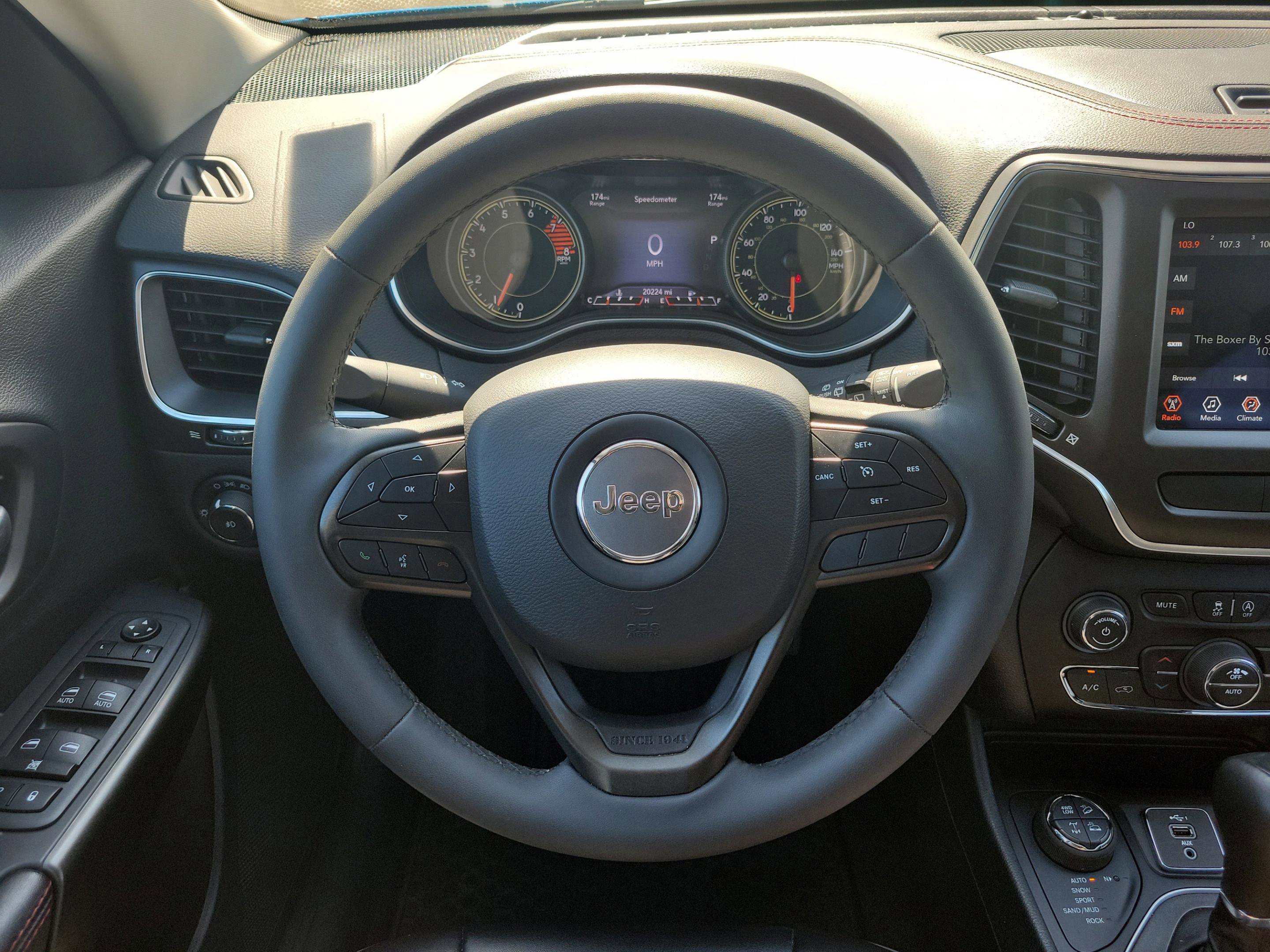 Used 2022 Jeep Cherokee Trailhawk w/ Comfort/Convenience Group image 11