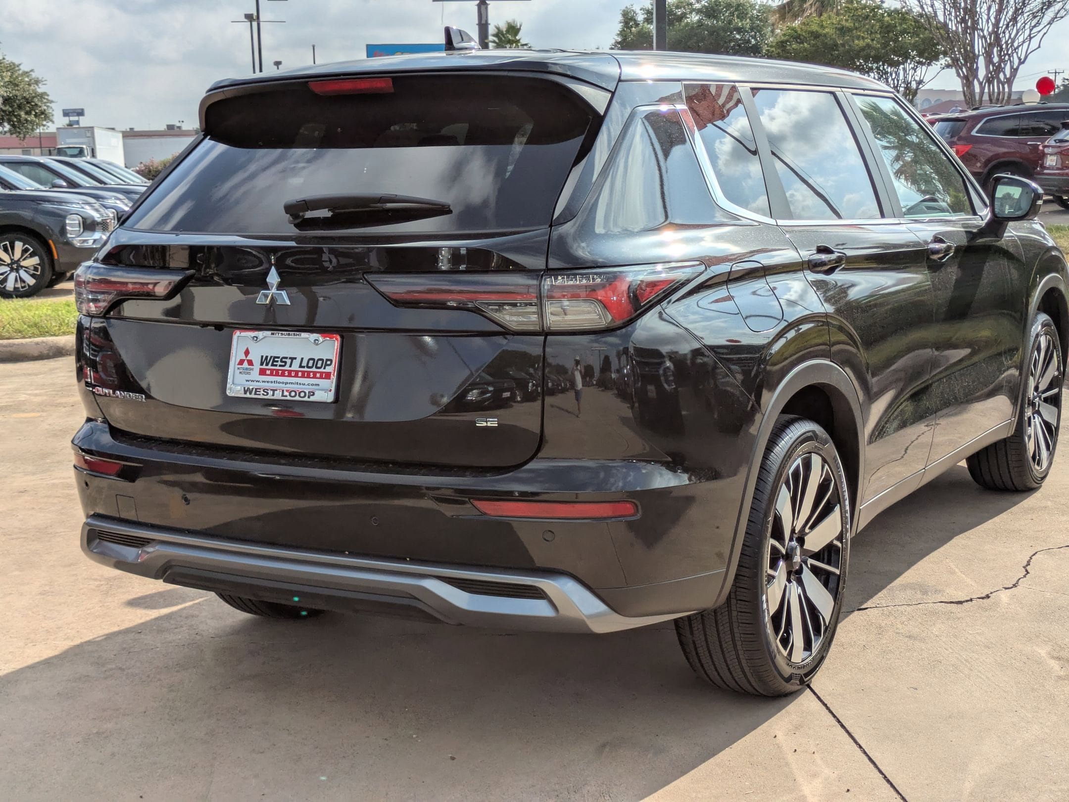 New 2025 Mitsubishi Outlander SE FWD image 5