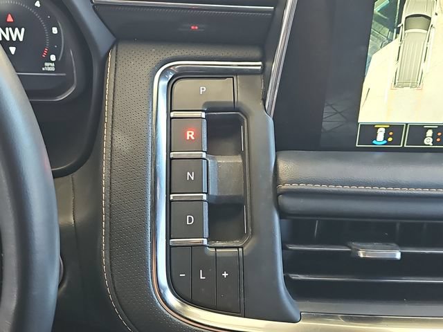 Used 2023 GMC Yukon XL AT4 w/ AT4 Premium Package AWD/4WD image 14