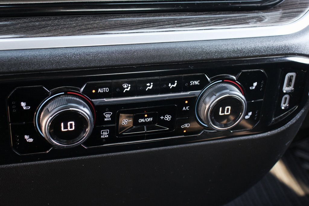 Used 2025 Chevrolet Silverado 2500 LT w/ Convenience Package image 30