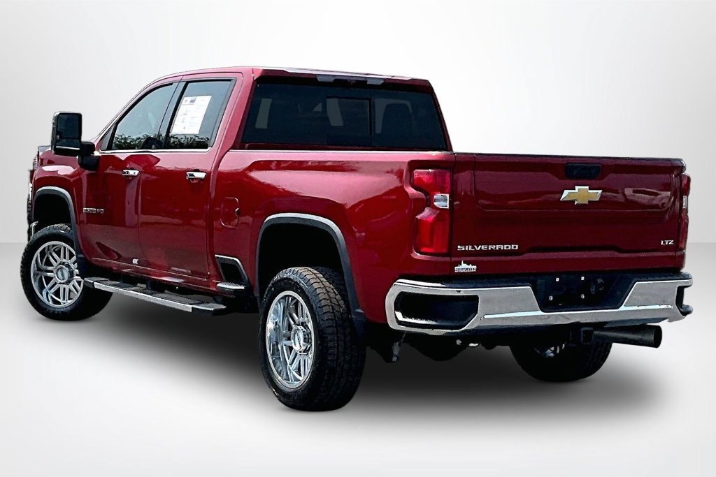 Used 2023 Chevrolet Silverado 2500 LTZ AWD/4WD image 5