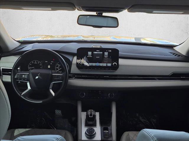 Used 2022 Mitsubishi Outlander SEL image 17