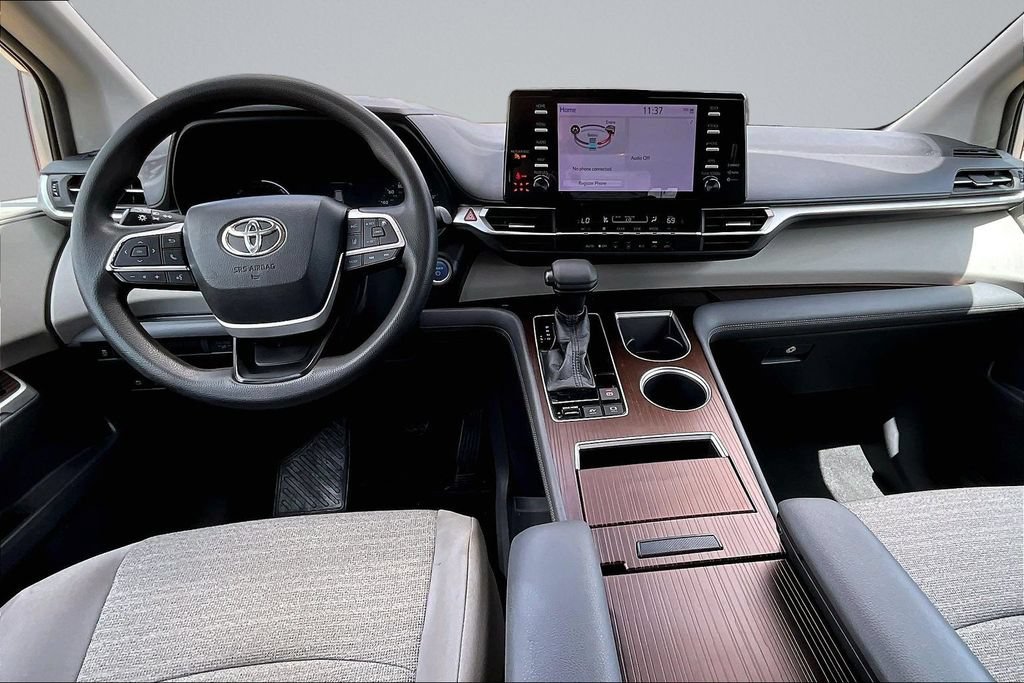 Used 2021 Toyota Sienna LE FWD image 13