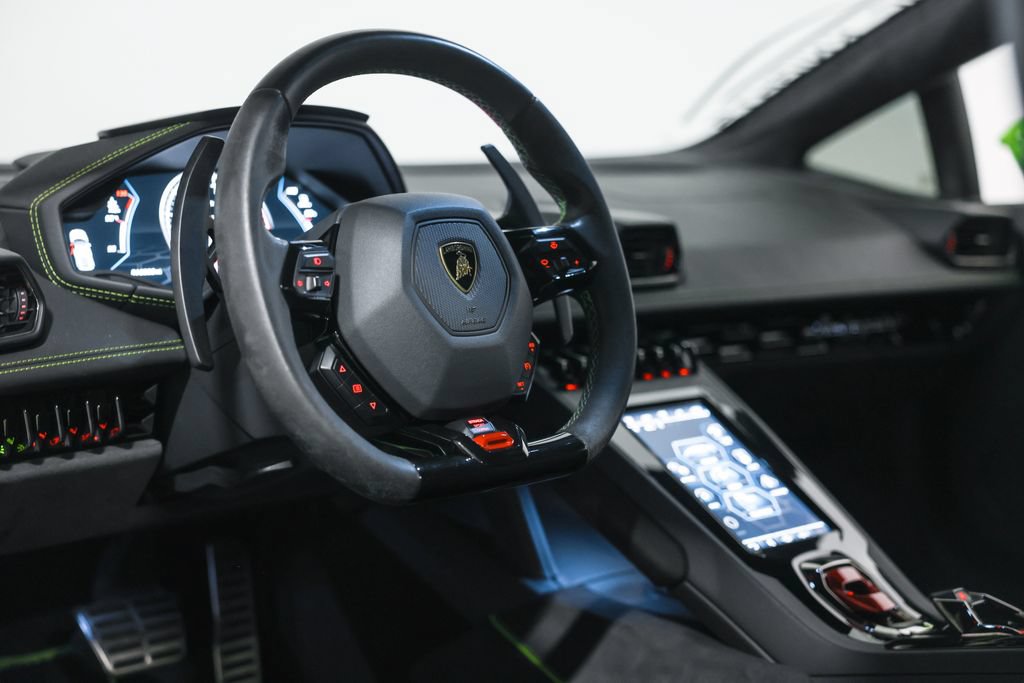 Used 2020 Lamborghini Huracan EVO AWD/4WD image 30