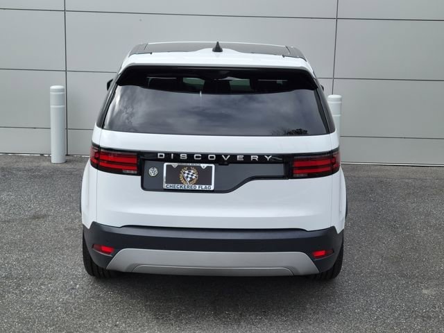 Used 2024 Land Rover Discovery S image 11