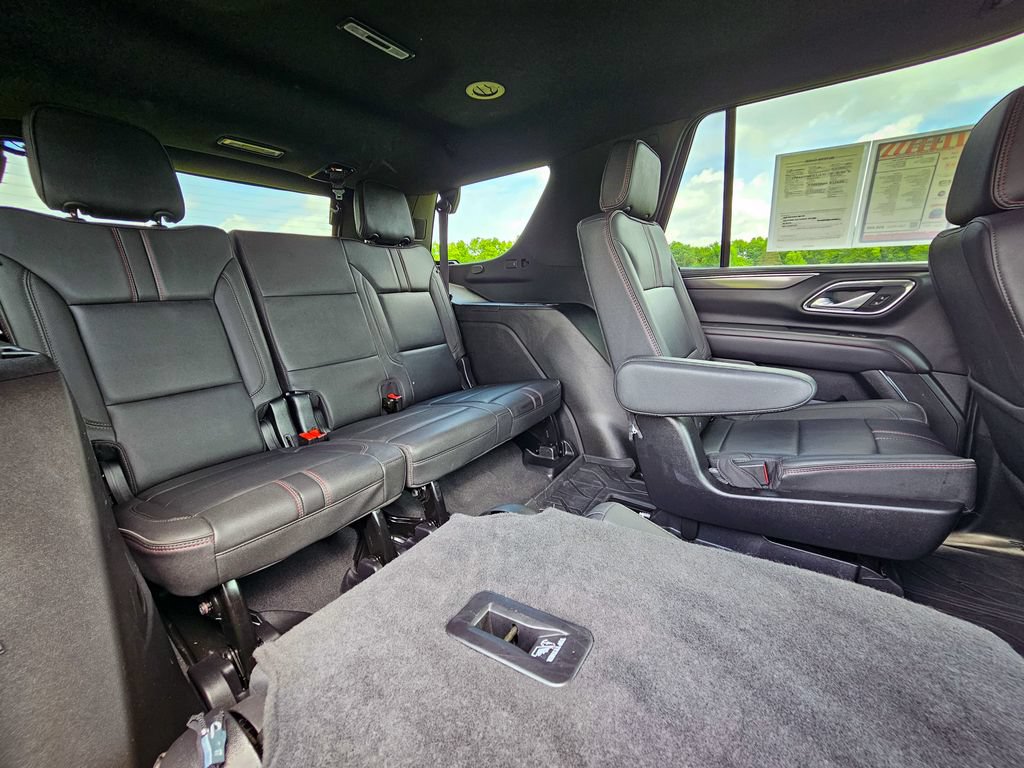Used 2024 Chevrolet Tahoe RST w/ Luxury Package AWD/4WD image 38