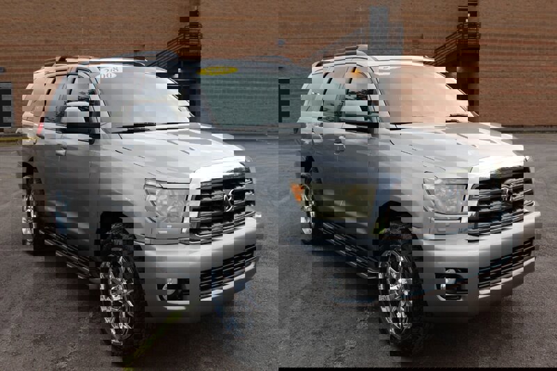 Used 2008 Toyota Sequoia SR5 AWD/4WD image 1