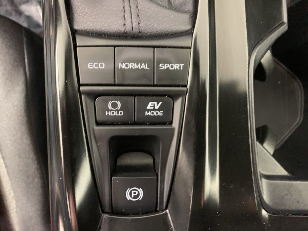 Used 2025 Toyota Camry LE image 27