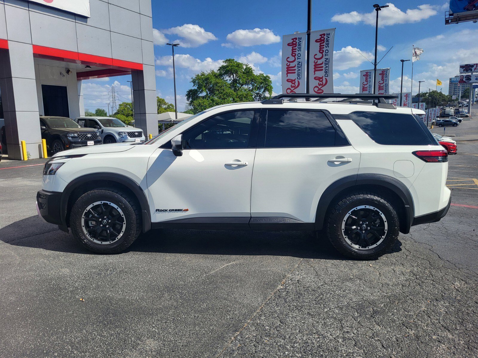 Used 2025 Nissan Pathfinder Rock Creek AWD/4WD image 7