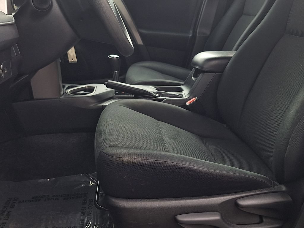 Used 2017 Toyota RAV4 LE FWD image 11