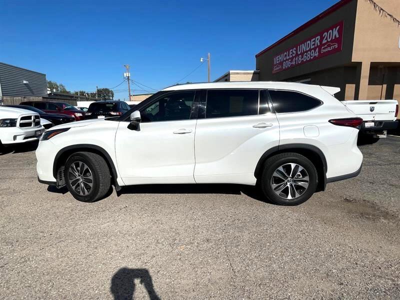 Used 2021 Toyota Highlander XLE image 4