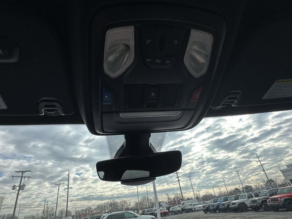 Used 2024 RAM 1500 Big Horn image 32