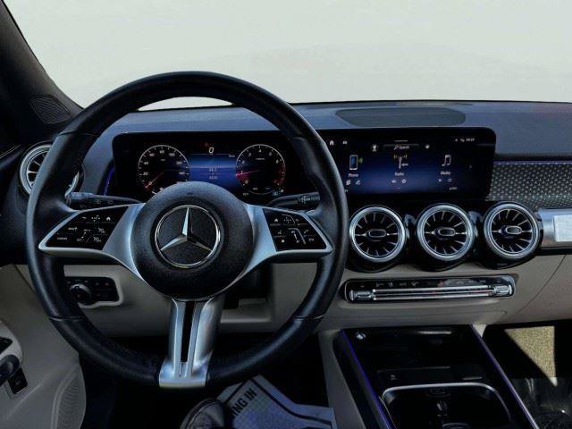 Used 2025 Mercedes-Benz GLB 250 image 27