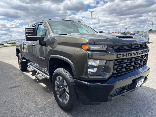 Used 2022 Chevrolet Silverado 2500 Custom w/ Custom Value Package AWD/4WD image 4