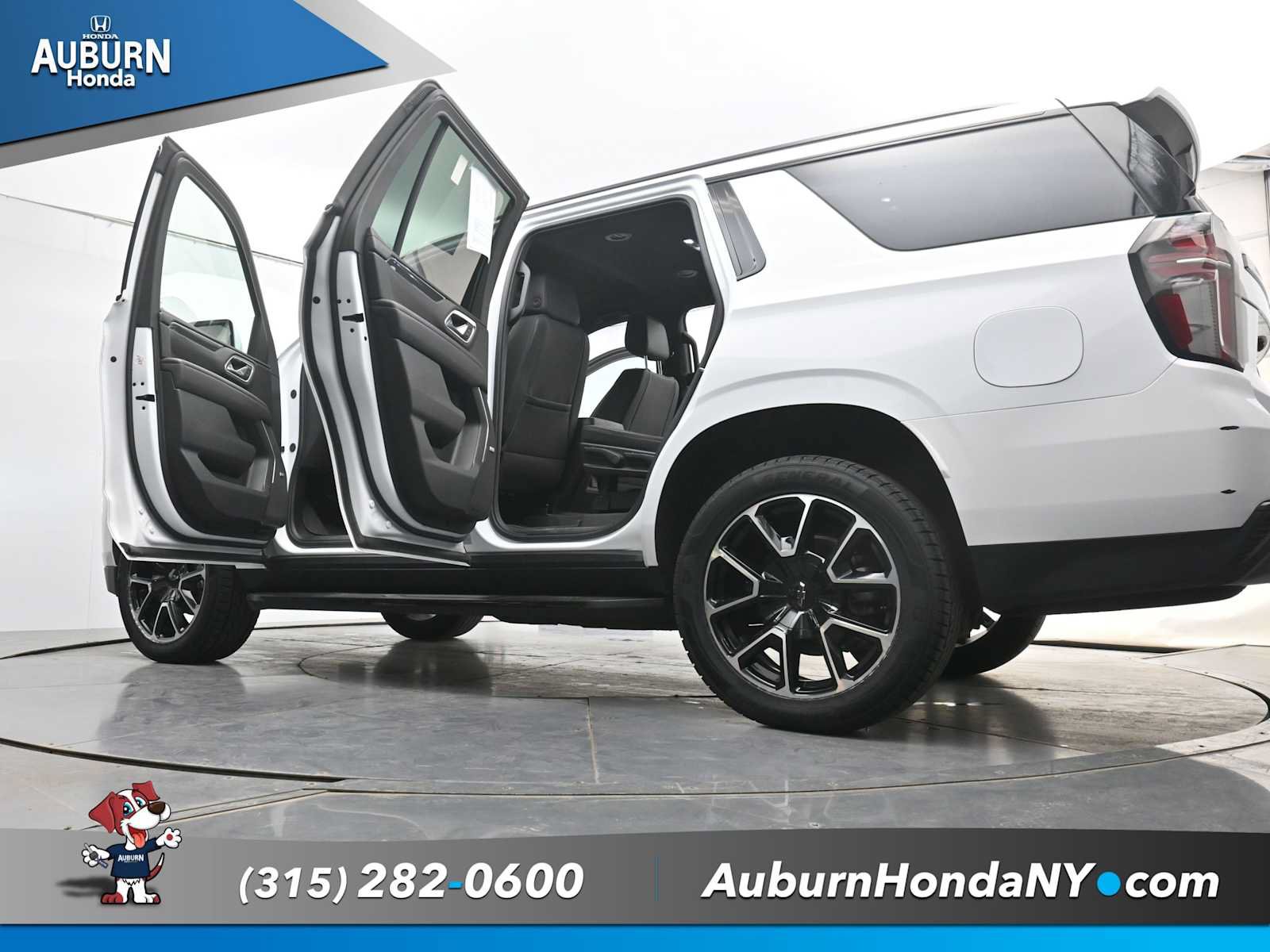 Used 2023 Chevrolet Tahoe RST AWD/4WD image 38