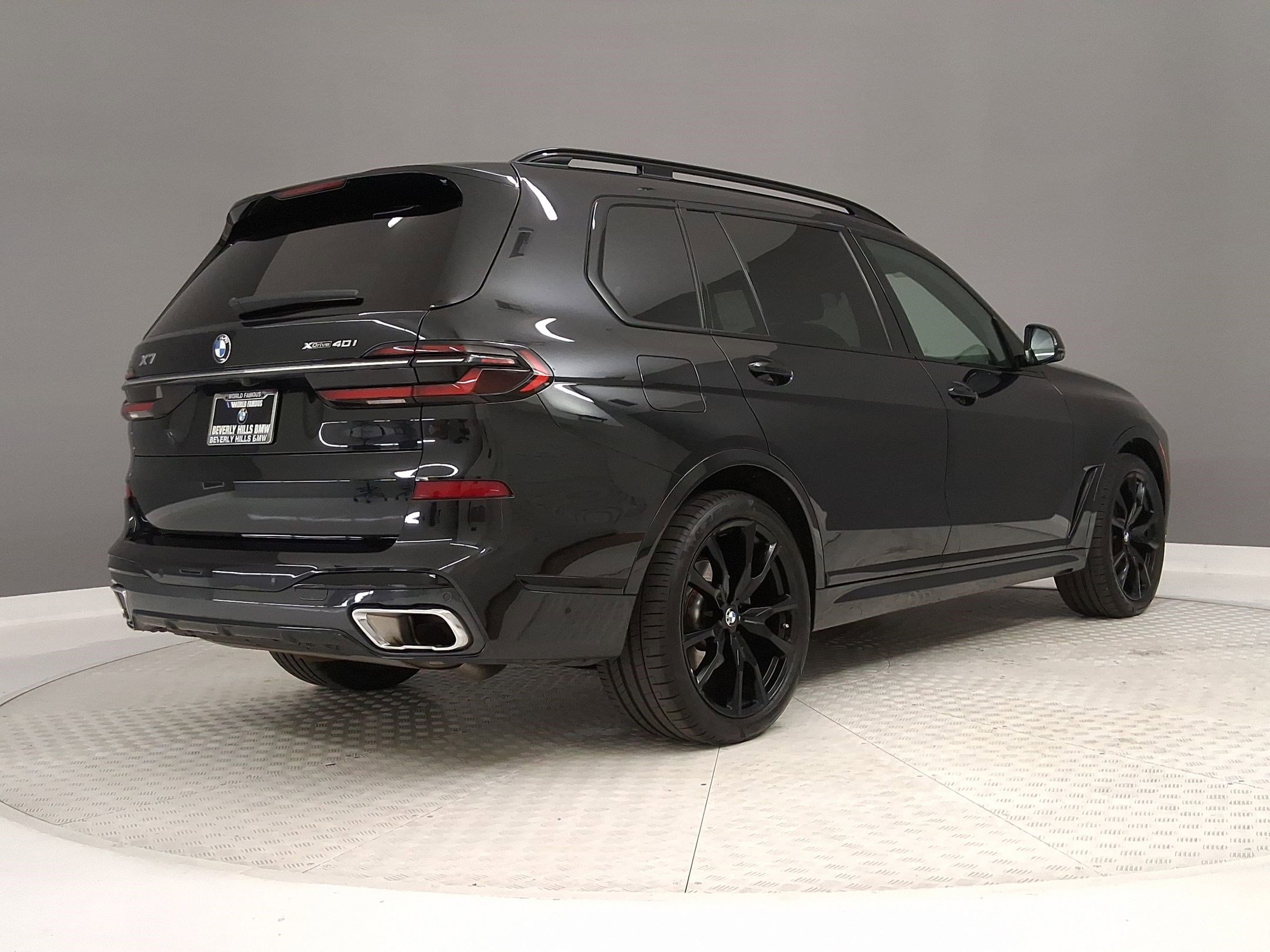 Used 2023 BMW X7 xDrive40i w/ M Sport Package image 7