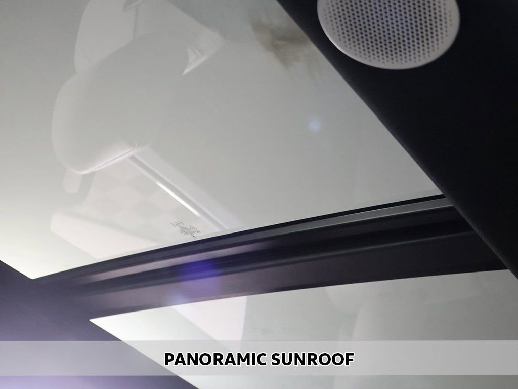 Used 2023 Ford F150 Lightning Platinum image 4