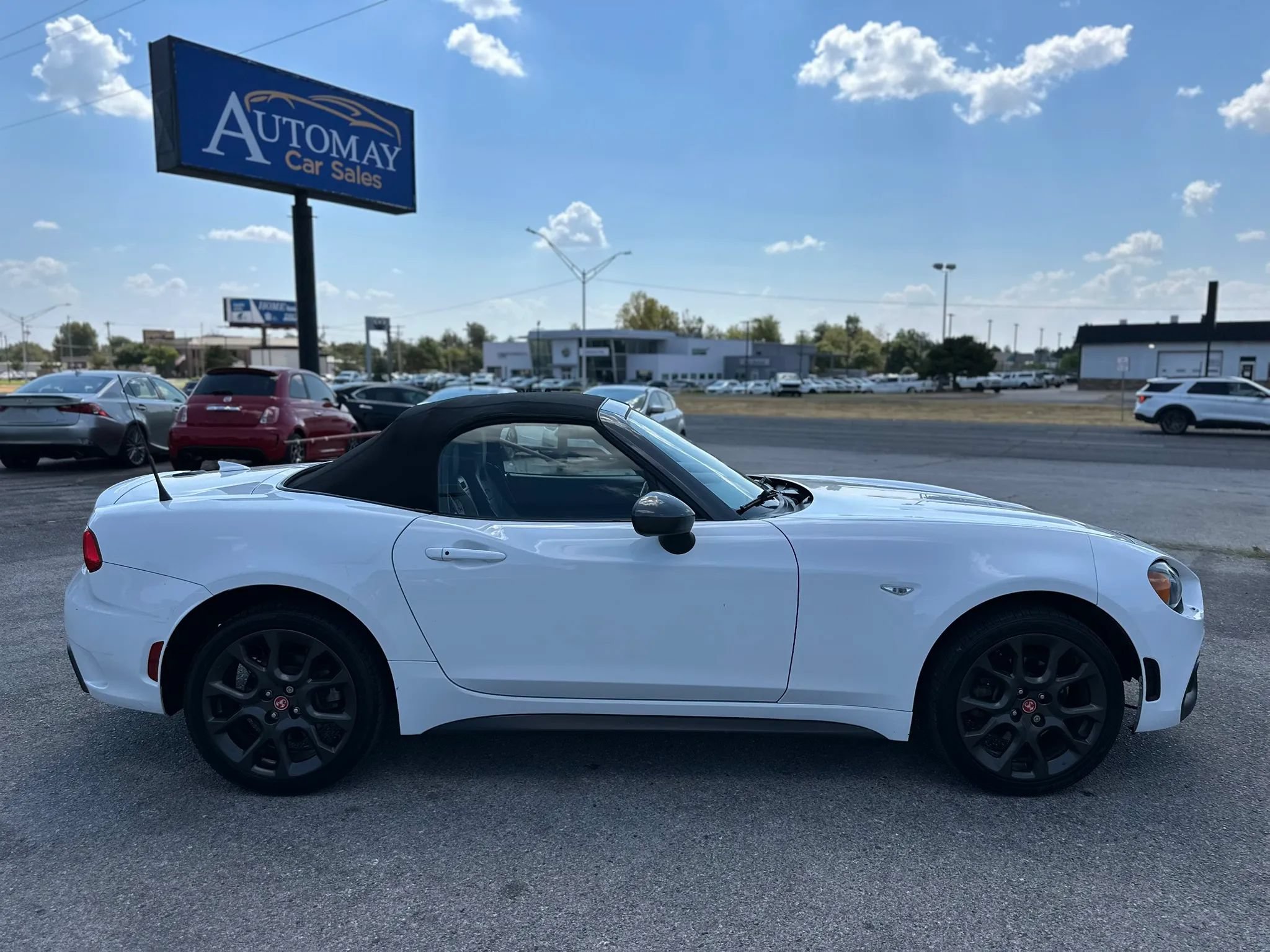 Used 2018 FIAT 124 Spider Abarth w/ Convenience Group RWD image 9