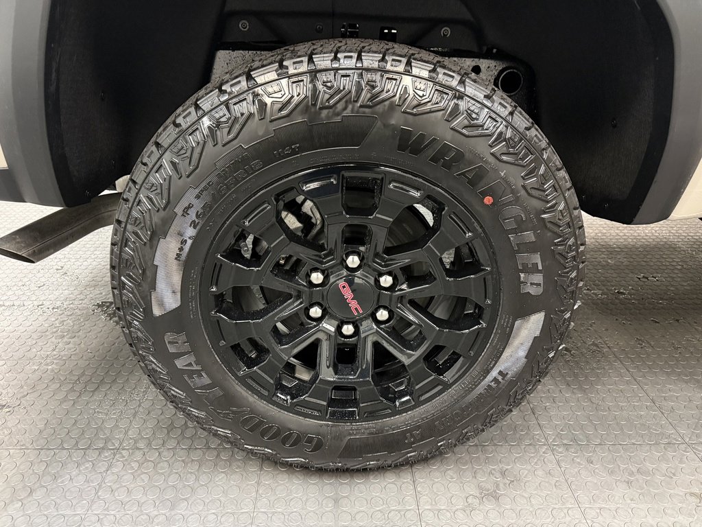 New 2026 GMC Canyon Elevation w/ Convenience Package image 12