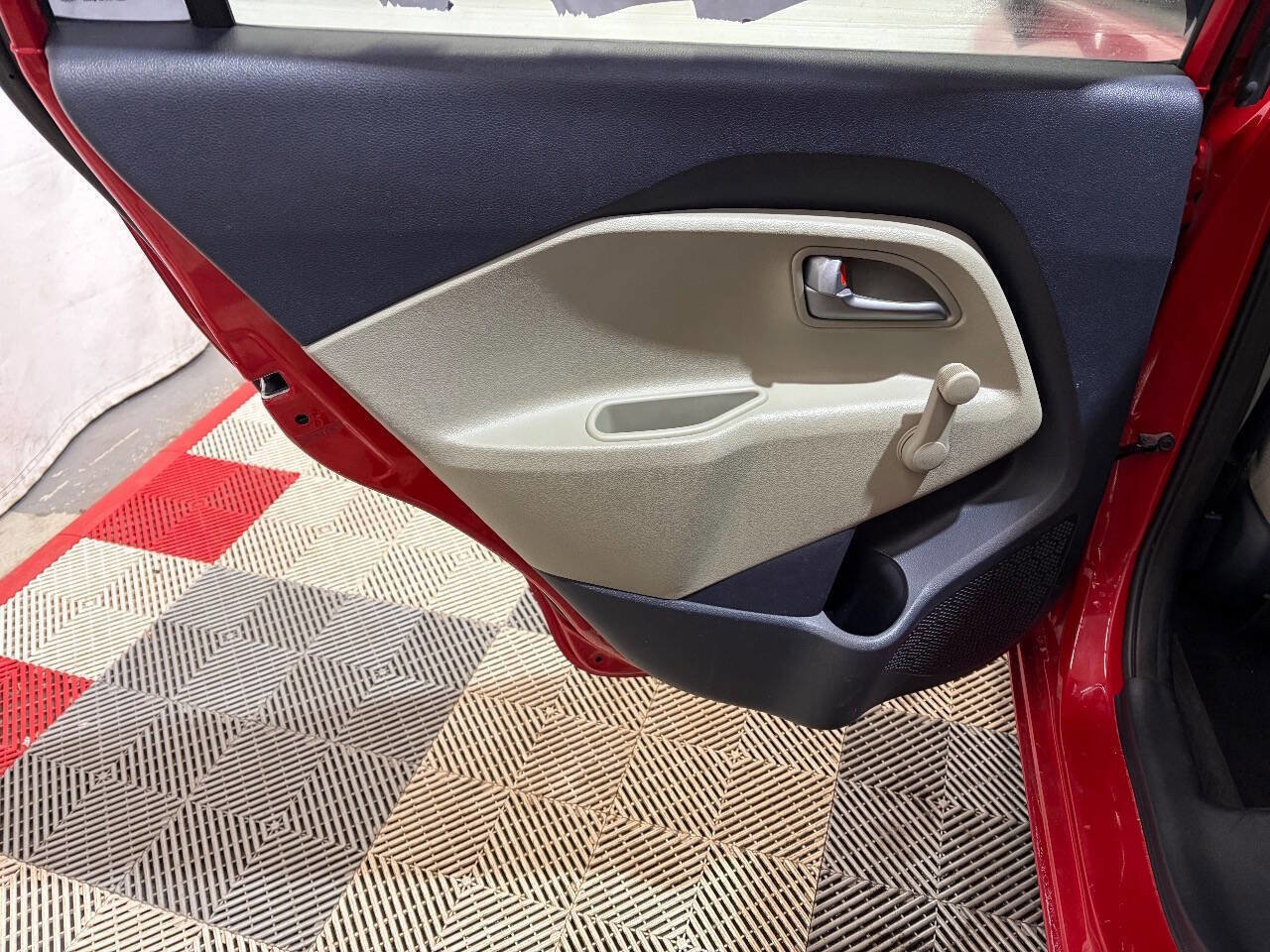 Used 2015 Kia Rio LX image 9