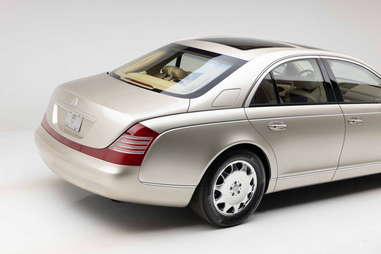 Used 2004 Maybach 57 RWD image 35