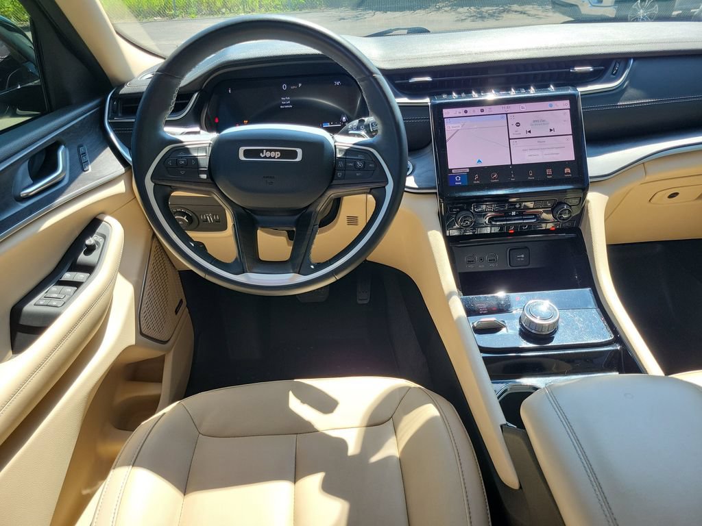 Used 2022 Jeep Grand Cherokee Limited AWD/4WD image 30