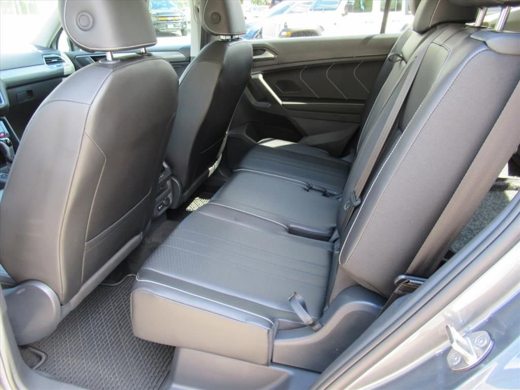Used 2024 Volkswagen Tiguan SE FWD image 30
