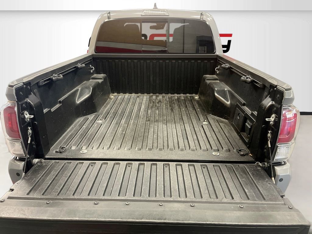 Used 2021 Toyota Tacoma TRD Off-Road w/ Technology Package AWD/4WD image 23