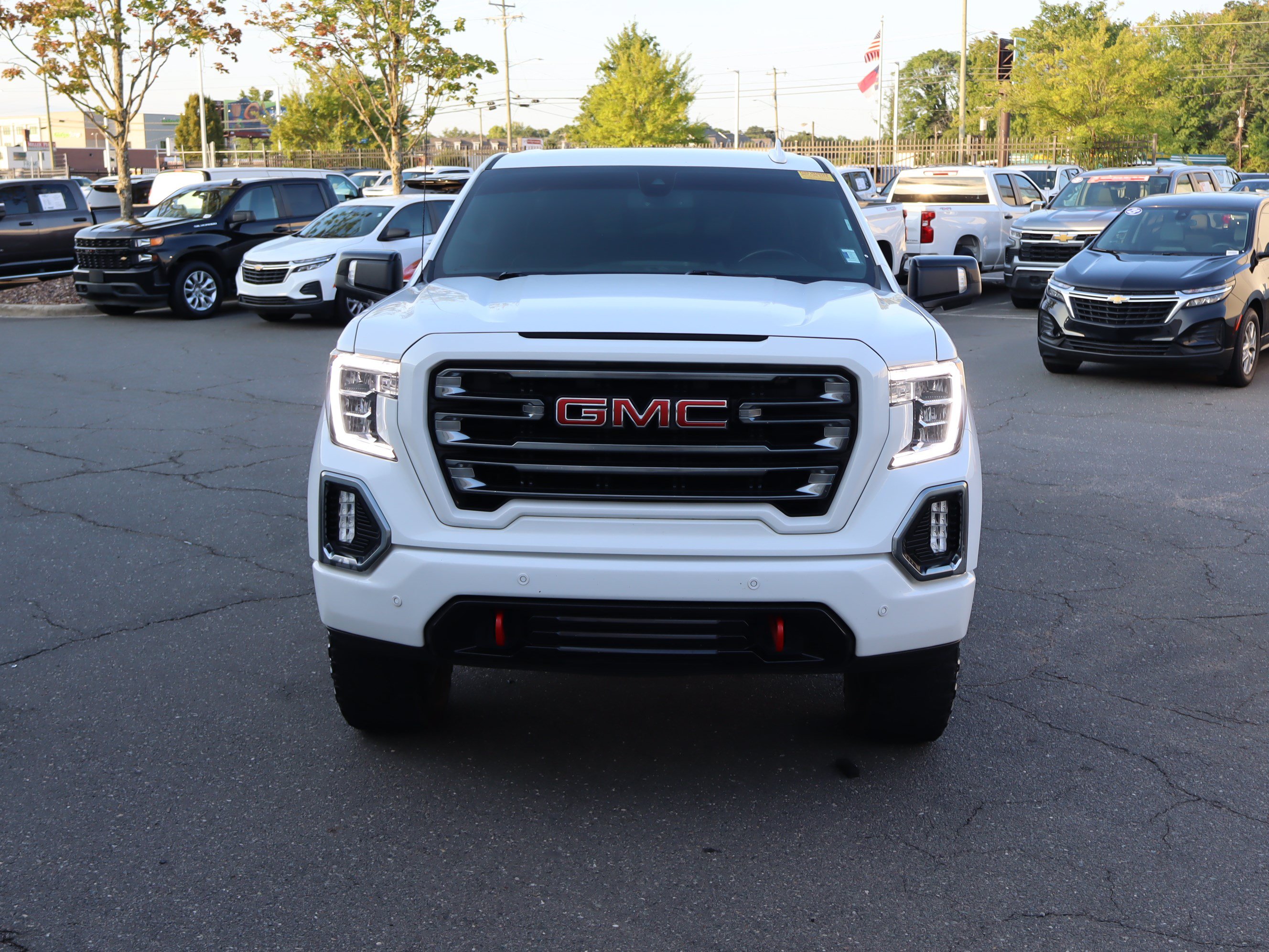Used 2022 GMC Sierra 1500 AT4 w/ AT4 Premium Package AWD/4WD image 3