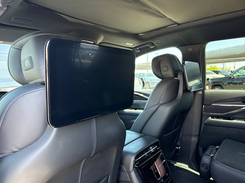 Used 2026 Cadillac Escalade IQL Sport 1 AWD/4WD image 28