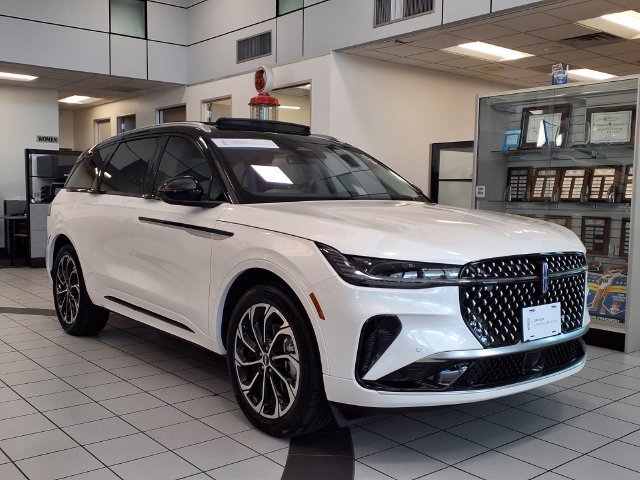 Certified 2026 Lincoln Nautilus Reserve AWD/4WD image 21