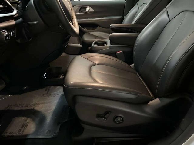 Used 2025 Chrysler Pacifica Select FWD image 62