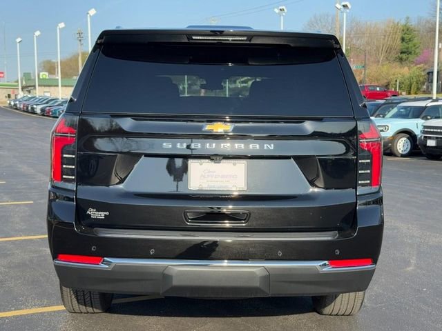 Used 2025 Chevrolet Suburban LS w/ Max Trailering Package AWD/4WD image 4