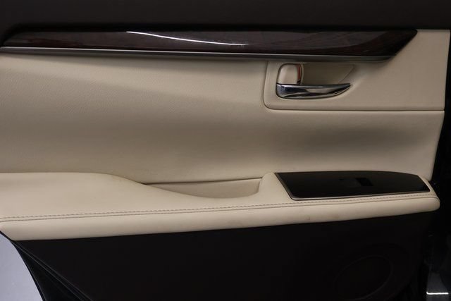 Used 2016 Lexus ES 350 w/ Navigation System Package FWD image 30