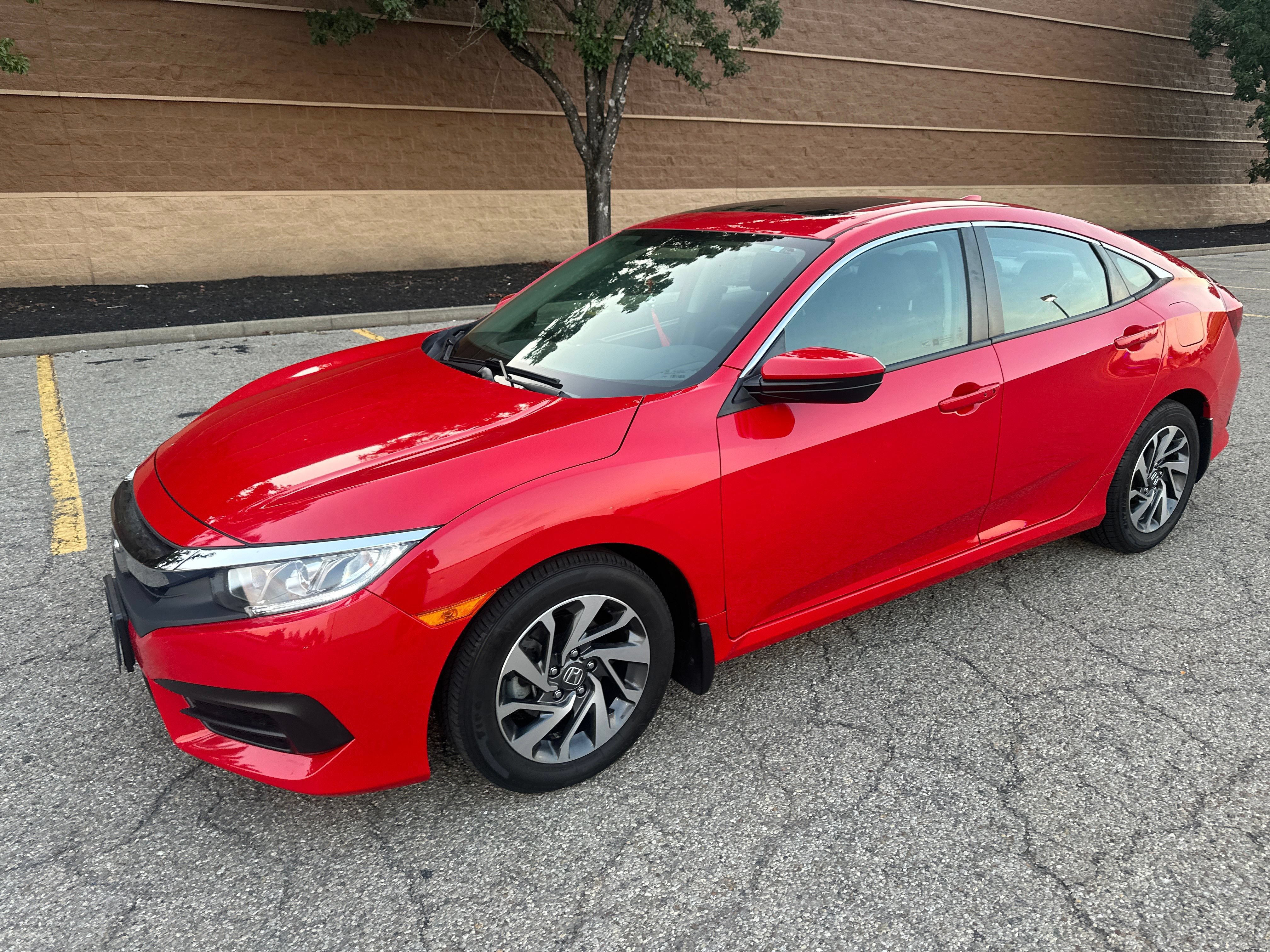 Used 2018 Honda Civic EX image 6