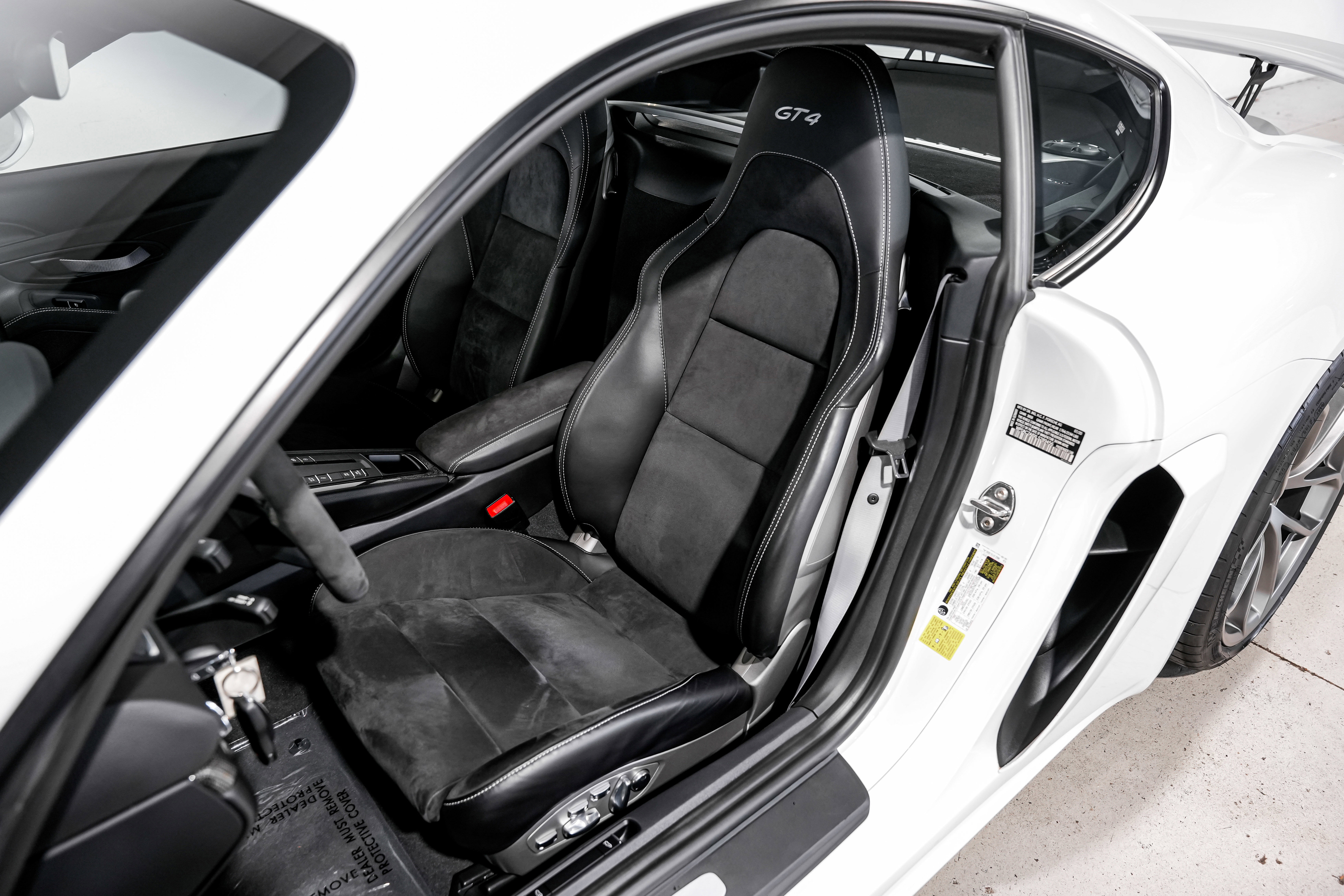 Used 2020 Porsche 718 Cayman GT4 image 20