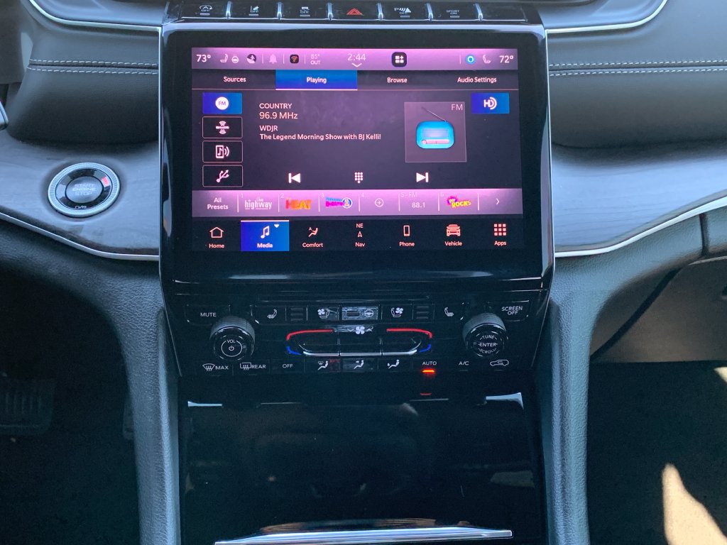 Used 2025 Jeep Grand Cherokee L Limited w/ Luxury Tech Group II RWD image 16