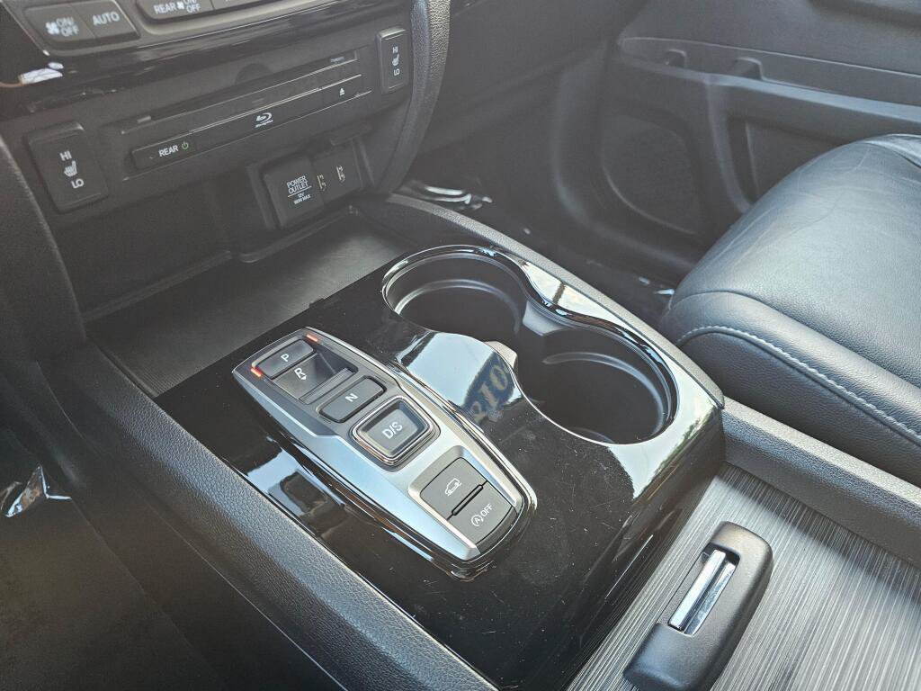 Certified 2018 Honda Pilot Touring image 30