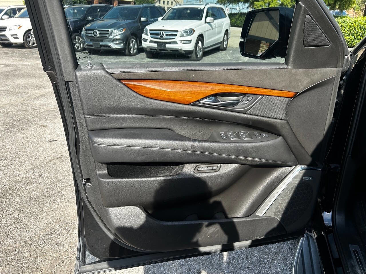 Used 2017 Cadillac Escalade 2WD image 9