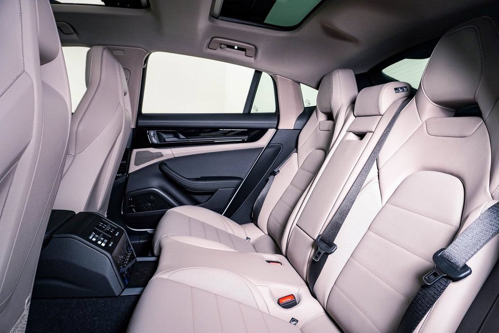 New 2026 Porsche Panamera 4 AWD/4WD image 17