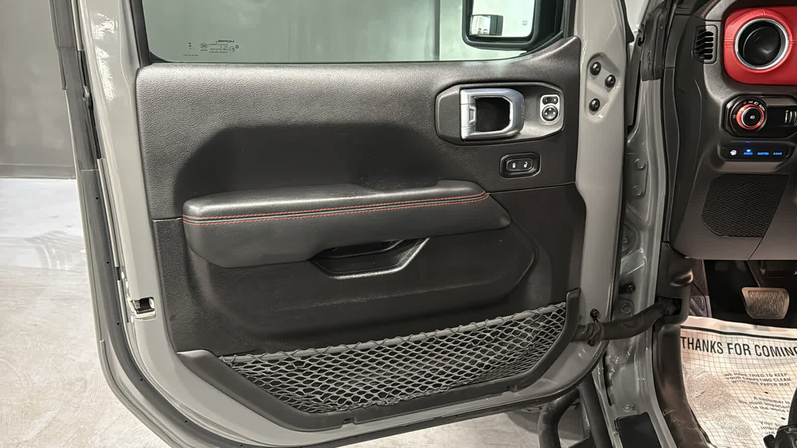 Used 2023 Jeep Wrangler Unlimited Rubicon 4xe AWD/4WD image 9