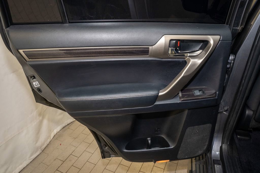 Used 2020 Lexus GX 460 Premium image 10