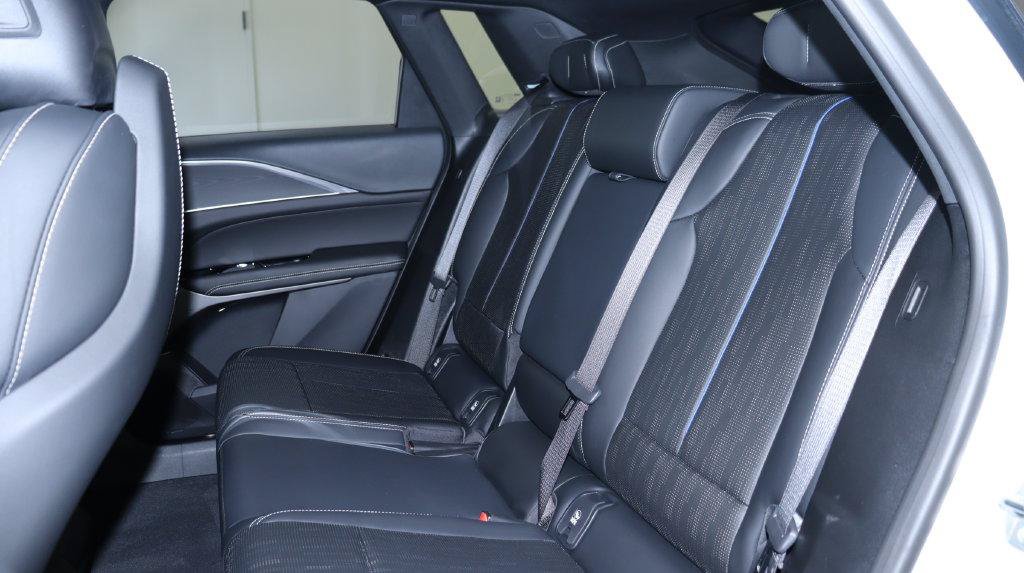 Certified 2024 Cadillac Lyriq Luxury AWD/4WD image 29