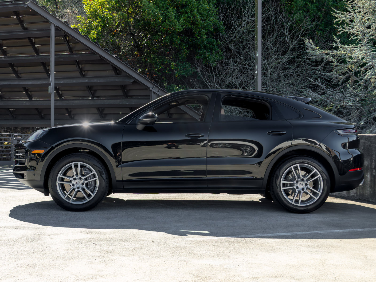 Certified 2026 Porsche Cayenne Coupe AWD/4WD image 2